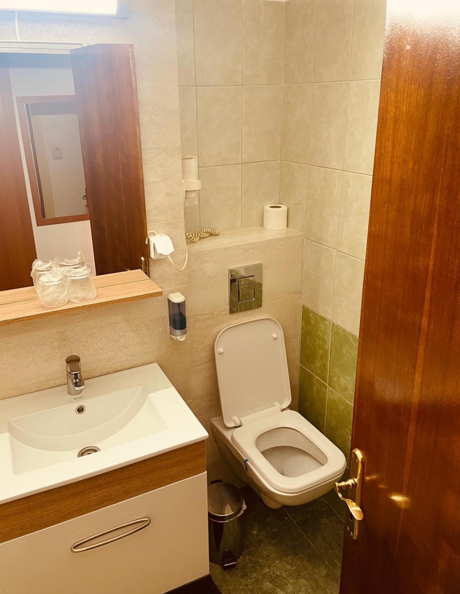 Hotel Moldova Bîrlad Εξωτερικό φωτογραφία