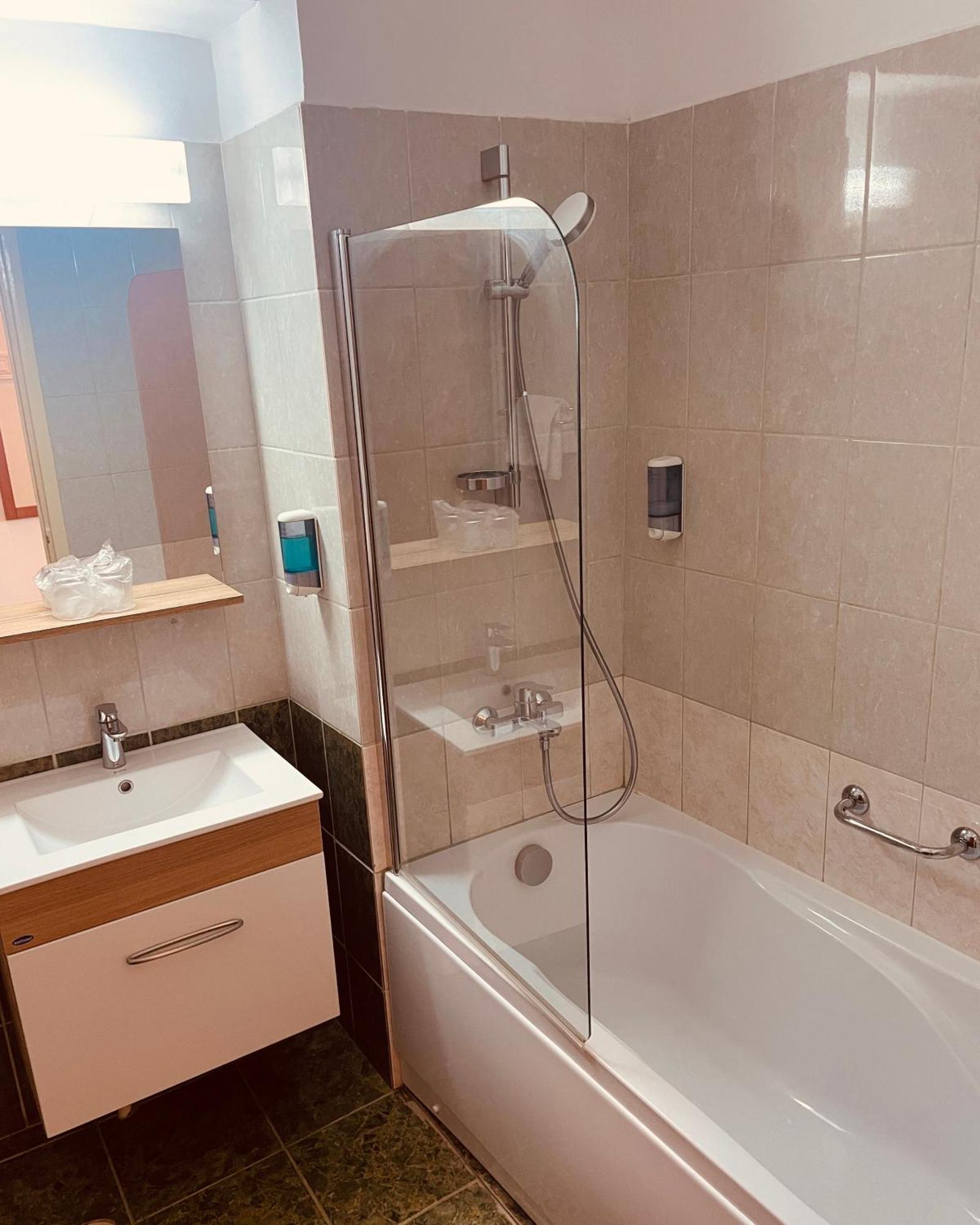 Hotel Moldova Bîrlad Εξωτερικό φωτογραφία
